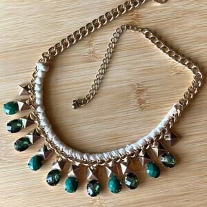 Mixed materials green accent gold tone and rope collar necklace